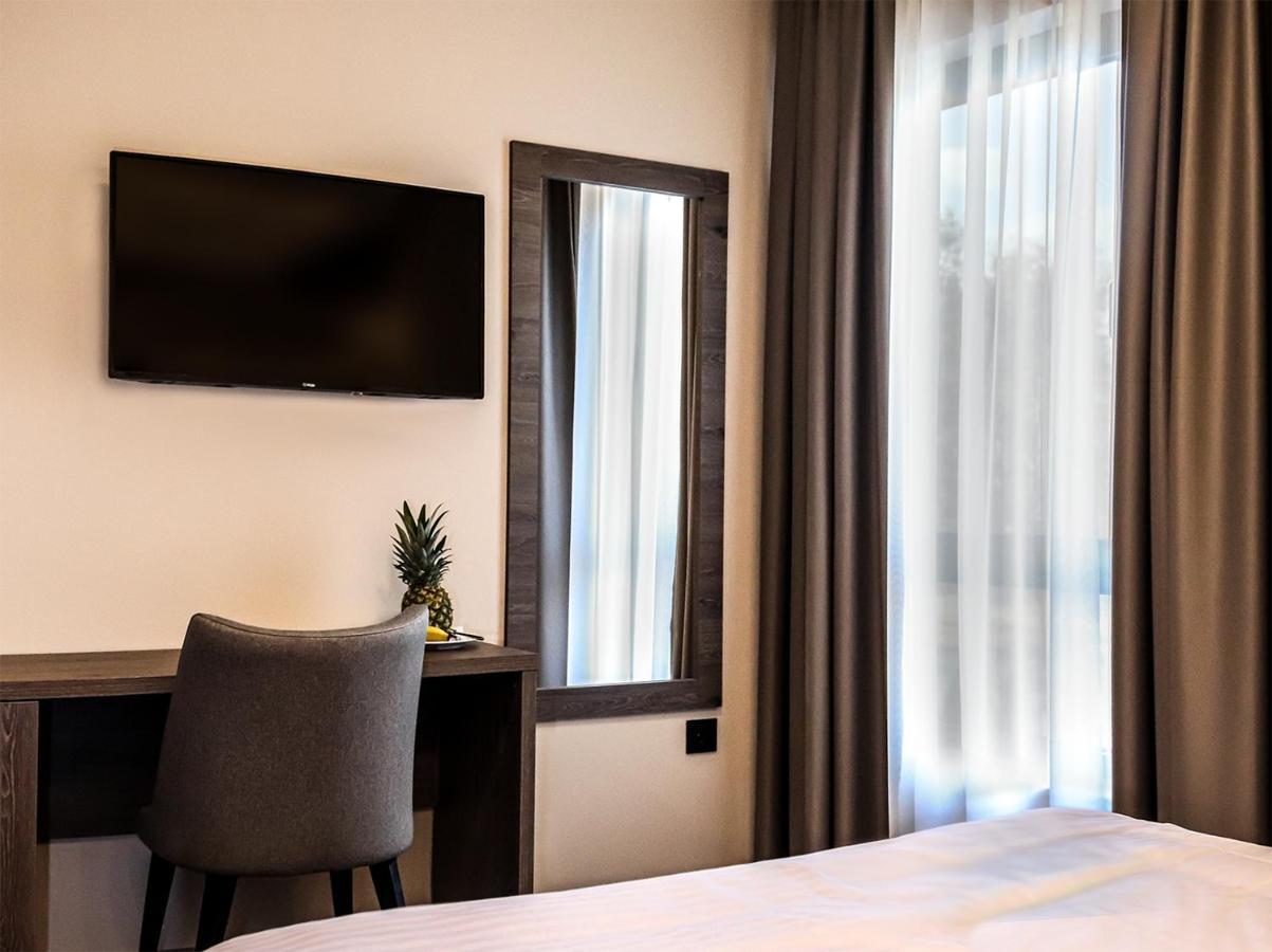 Nova Pazova New Garni Hotel Filia מראה חיצוני תמונה